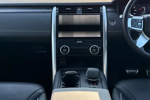 KO73MYL Land Rover Discovery 3.0 D300 Dynamic HSE 5dr Thumbnail #15