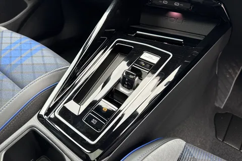  Volkswagen Golf 2.0 TSI R Black Edition DSG 4Motion Euro 6 (s/s) 5dr Thumbnail #22