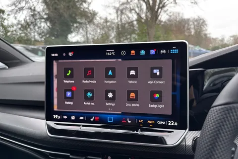  Volkswagen Golf 2.0 TSI R Black Edition DSG 4Motion Euro 6 (s/s) 5dr Thumbnail #38