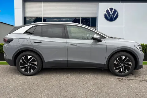 Volkswagen ID.4 Pro 77kWh Match Auto 5dr Thumbnail #3