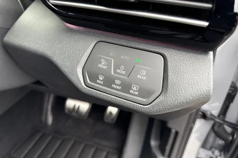 Volkswagen ID.4 Pro 77kWh Match Auto 5dr Thumbnail #30