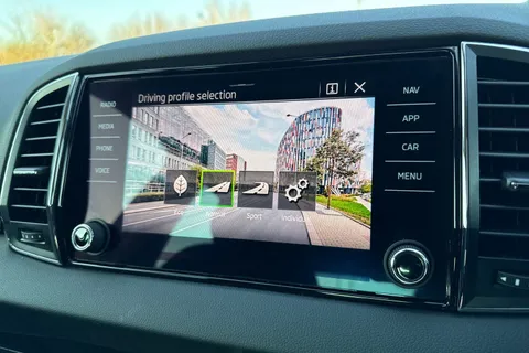 CF72WMU Škoda Karoq 1.5 TSI ACT SE L DSG Euro 6 (s/s) 5dr Thumbnail #55