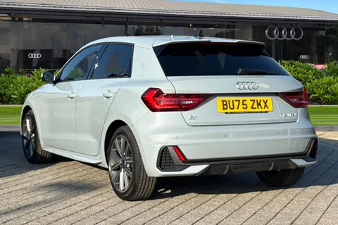 BU75ZKX Audi A1 S line 35 TFSI  150 PS S tronic Thumbnail #3