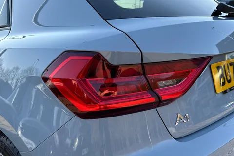 BU75ZKX Audi A1 S line 35 TFSI  150 PS S tronic Thumbnail #8