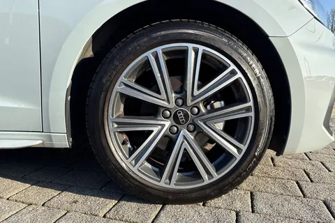 BU75ZKX Audi A1 S line 35 TFSI  150 PS S tronic Thumbnail #10