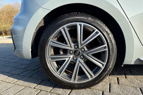 BU75ZKX Audi A1 S line 35 TFSI  150 PS S tronic Thumbnail #11
