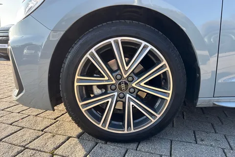 BU75ZKX Audi A1 S line 35 TFSI  150 PS S tronic Thumbnail #13