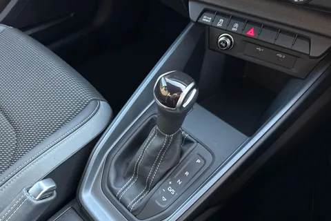 BU75ZKX Audi A1 S line 35 TFSI  150 PS S tronic Thumbnail #23