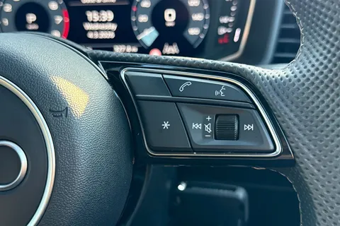 BU75ZKX Audi A1 S line 35 TFSI  150 PS S tronic Thumbnail #39