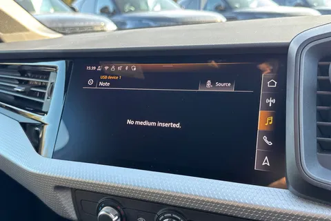 BU75ZKX Audi A1 S line 35 TFSI  150 PS S tronic Thumbnail #42