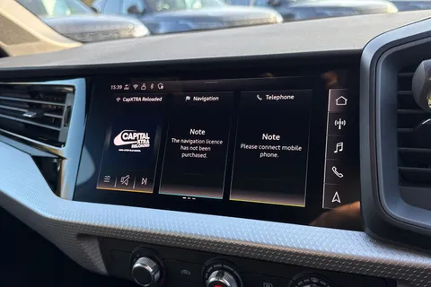 BU75ZKX Audi A1 S line 35 TFSI  150 PS S tronic Thumbnail #44