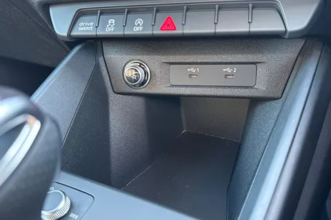 BU75ZKX Audi A1 S line 35 TFSI  150 PS S tronic Thumbnail #45