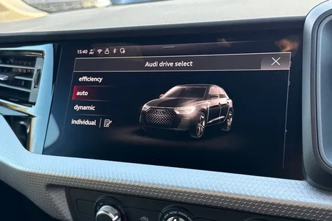 BU75ZKX Audi A1 S line 35 TFSI  150 PS S tronic Thumbnail #46