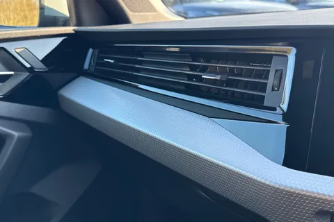 BU75ZKX Audi A1 S line 35 TFSI  150 PS S tronic Thumbnail #50