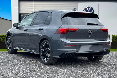  Volkswagen Golf 1.5 eTSI MHEV Black Edition DSG Euro 6 (s/s) 5dr Thumbnail #2