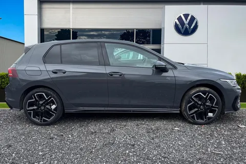  Volkswagen Golf 1.5 eTSI MHEV Black Edition DSG Euro 6 (s/s) 5dr Thumbnail #3