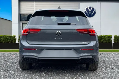  Volkswagen Golf 1.5 eTSI MHEV Black Edition DSG Euro 6 (s/s) 5dr Thumbnail #4