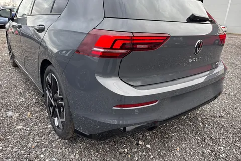  Volkswagen Golf 1.5 eTSI MHEV Black Edition DSG Euro 6 (s/s) 5dr Thumbnail #7