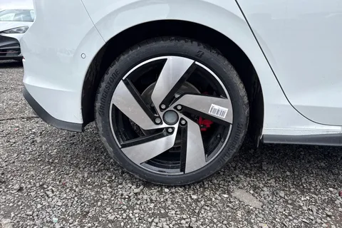  Volkswagen Golf 2.0 TSI GTI DSG Euro 6 (s/s) 5dr Thumbnail #11