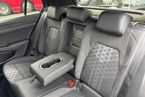  Volkswagen Golf 1.5 eTSI MHEV Black Edition DSG Euro 6 (s/s) 5dr Thumbnail #18