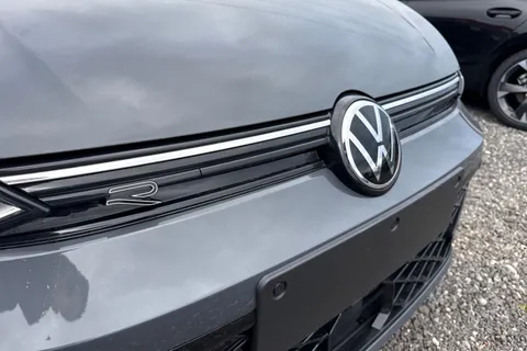  Volkswagen Golf 1.5 eTSI MHEV Black Edition DSG Euro 6 (s/s) 5dr Thumbnail #24