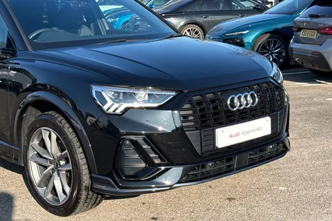 DE22EZX Audi Q3 Black Edition 35 TFSI 150 PS 6-speed Thumbnail #9