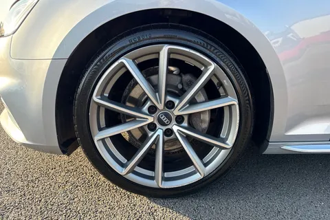 13 of 67 for Audi A4 2.0 TDI S line S Tronic Euro 6 (s/s) 4dr