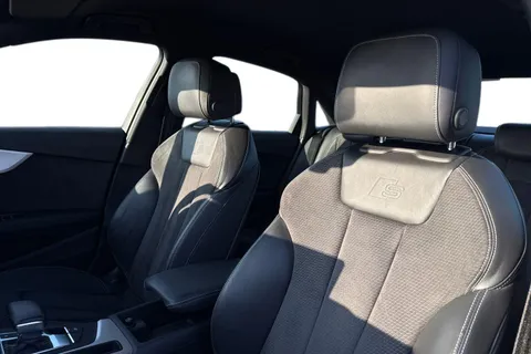 16 of 67 for Audi A4 2.0 TDI S line S Tronic Euro 6 (s/s) 4dr