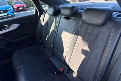 19 of 67 for Audi A4 2.0 TDI S line S Tronic Euro 6 (s/s) 4dr