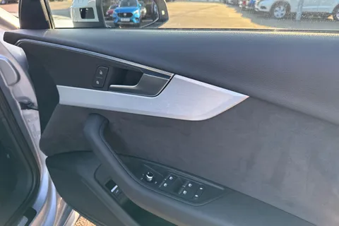 21 of 67 for Audi A4 2.0 TDI S line S Tronic Euro 6 (s/s) 4dr