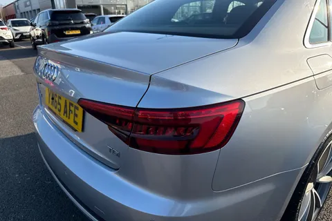 32 of 67 for Audi A4 2.0 TDI S line S Tronic Euro 6 (s/s) 4dr