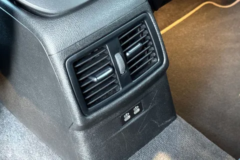 MC69DFL BMW X1 2.0 20d xLine Auto xDrive Euro 6 (s/s) 5dr Thumbnail #32