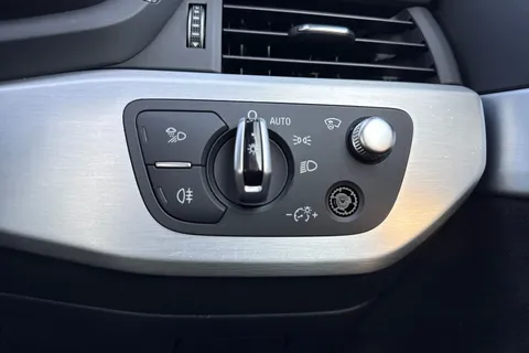 43 of 67 for Audi A4 2.0 TDI S line S Tronic Euro 6 (s/s) 4dr