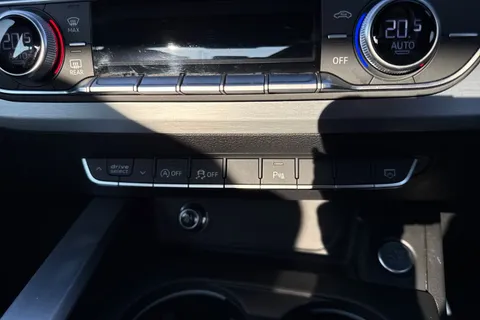 56 of 67 for Audi A4 2.0 TDI S line S Tronic Euro 6 (s/s) 4dr