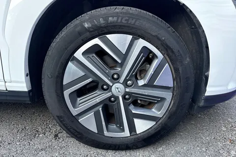CX23YWE Hyundai Kona 39kWh Premium Auto 5dr (10.5kW Charger) Thumbnail #14