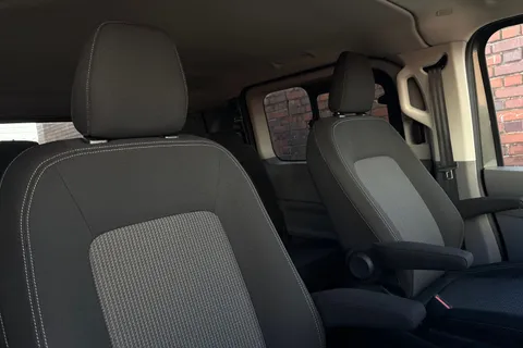 KM75XPL Volkswagen E-Transporter 160kW 65kWh Commerce Pro Kombi Van Auto Thumbnail #25