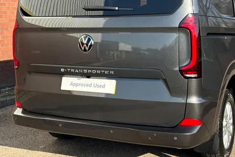 KM75XPL Volkswagen E-Transporter 160kW 65kWh Commerce Pro Kombi Van Auto Thumbnail #39