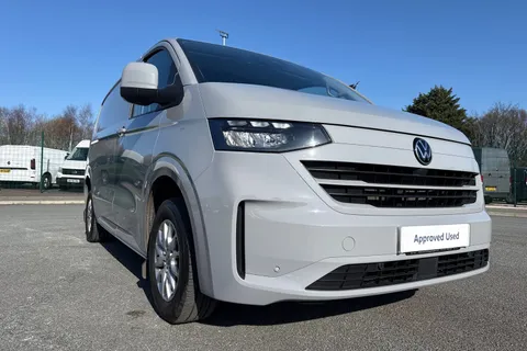 DG75BXY Volkswagen Transporter 2.0 TDI 110 Commerce Pro Van Thumbnail #10