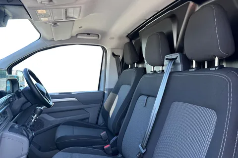 DG75BXY Volkswagen Transporter 2.0 TDI 110 Commerce Pro Van Thumbnail #17