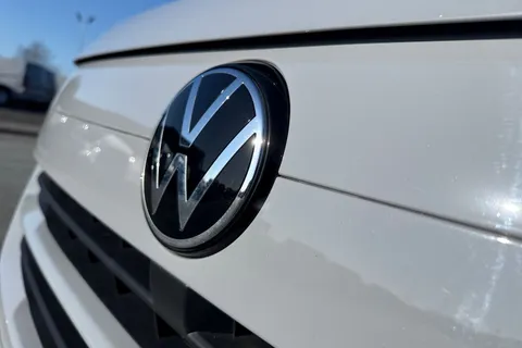 DG75BXY Volkswagen Transporter 2.0 TDI 110 Commerce Pro Van Thumbnail #30