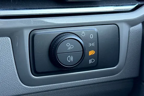 DG75BXY Volkswagen Transporter 2.0 TDI 110 Commerce Pro Van Thumbnail #42