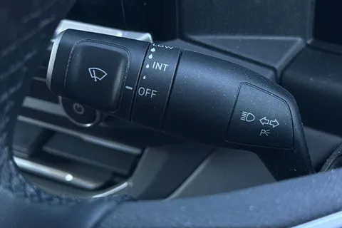 DG75BXY Volkswagen Transporter 2.0 TDI 110 Commerce Pro Van Thumbnail #43