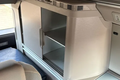 KY25SFU Volkswagen California 2.0 TDI Coast 5dr DSG Thumbnail #52