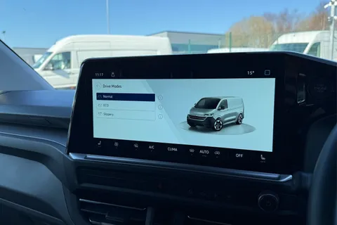 DG75BXY Volkswagen Transporter 2.0 TDI 110 Commerce Pro Van Thumbnail #53