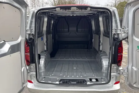 PJ25UUL Volkswagen Transporter 2.0 TDI 110 Commerce Pro Van Thumbnail #7