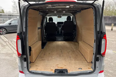 PN75MXM Volkswagen Transporter 2.0 TDI 150 Commerce Pro Van Thumbnail #7