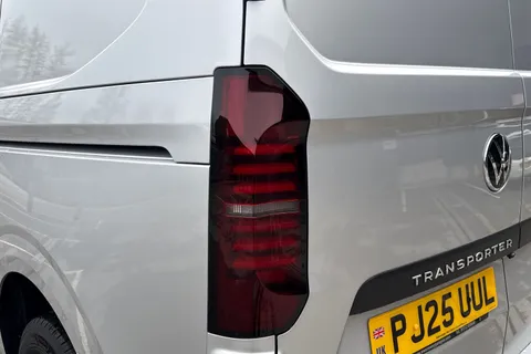 PJ25UUL Volkswagen Transporter 2.0 TDI 110 Commerce Pro Van Thumbnail #8