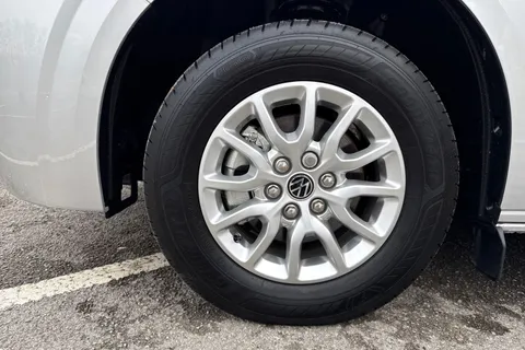 PJ25UUL Volkswagen Transporter 2.0 TDI 110 Commerce Pro Van Thumbnail #13