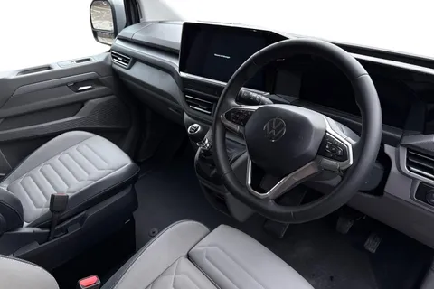 PN75MXM Volkswagen Transporter 2.0 TDI 150 Commerce Pro Van Thumbnail #14