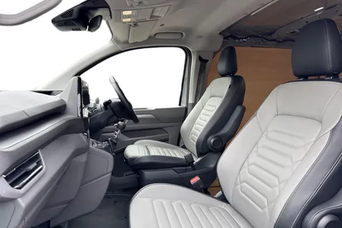 PN75MXM Volkswagen Transporter 2.0 TDI 150 Commerce Pro Van Thumbnail #16